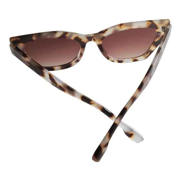 Cat-Eye Animal Print Sunglasses - Picture 5 of 5